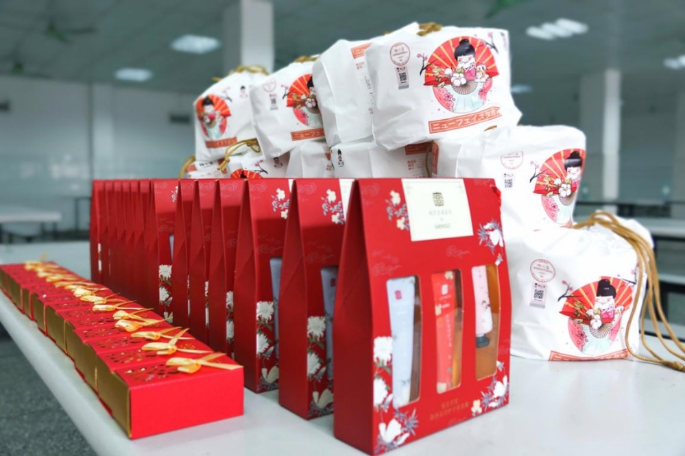 妇女节快乐|致优美的你！荣曜秋菊，，，，华茂春松_2021_环球国际资讯_新闻资讯_环球国际