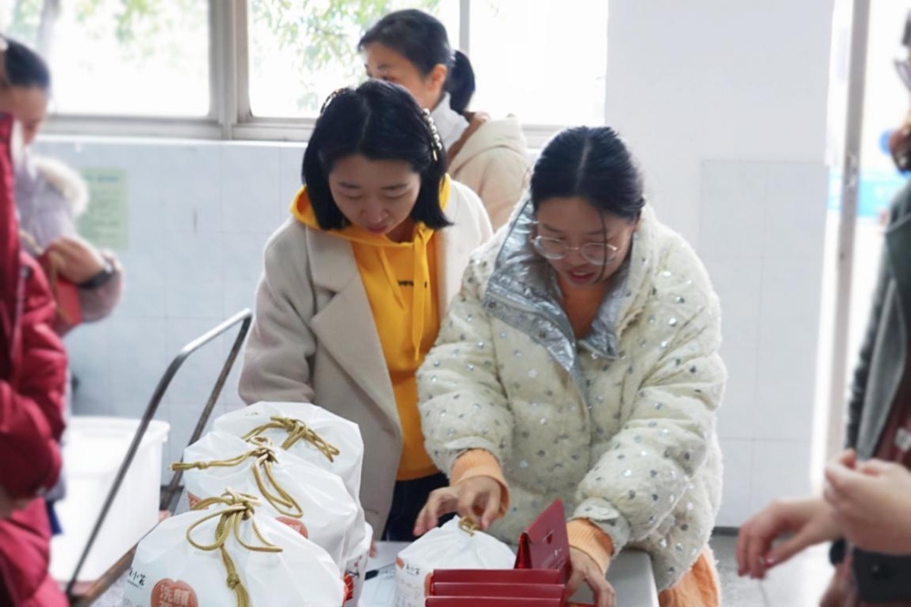 妇女节快乐|致优美的你！荣曜秋菊，，，，华茂春松_2021_环球国际资讯_新闻资讯_环球国际