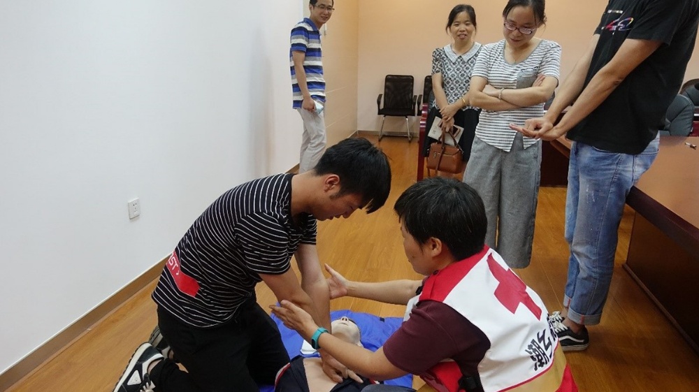 环球国际科技组织员工开展意外抢救知识培训_2018_环球国际资讯_新闻资讯_环球国际